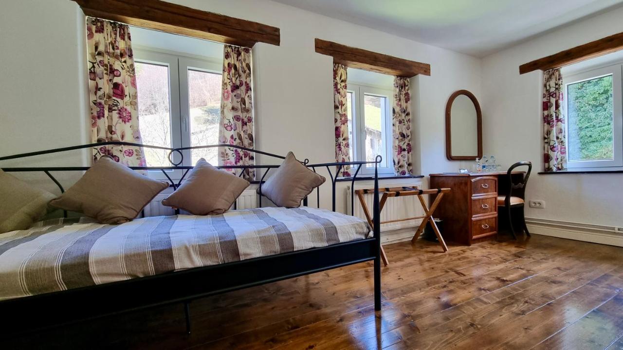 Hisa Brdo Guesthouse โทลมิน ภายนอก รูปภาพ