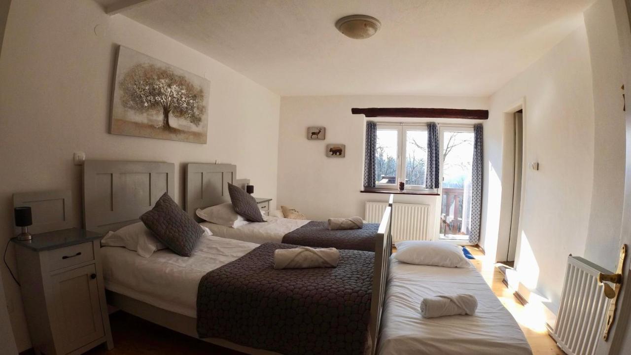 Hisa Brdo Guesthouse โทลมิน ภายนอก รูปภาพ