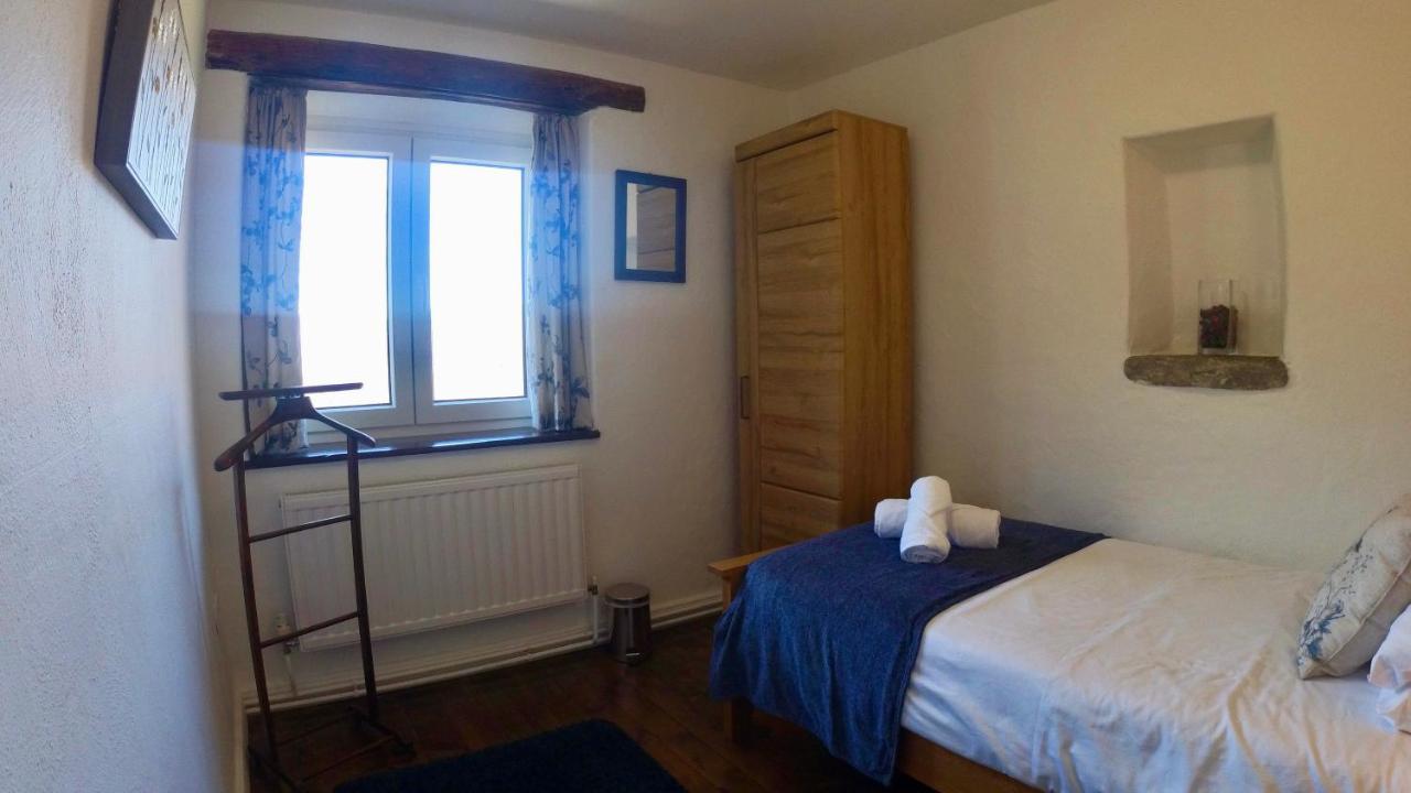 Hisa Brdo Guesthouse โทลมิน ภายนอก รูปภาพ